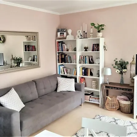 Toparti Apartment *